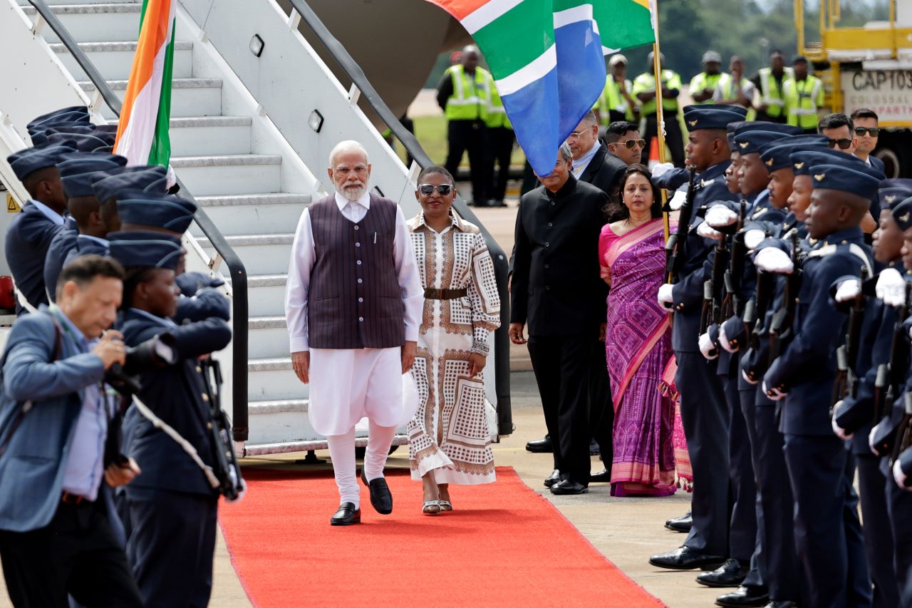 Моди пристигна в Южна Африка за срещата на върха на Г-20