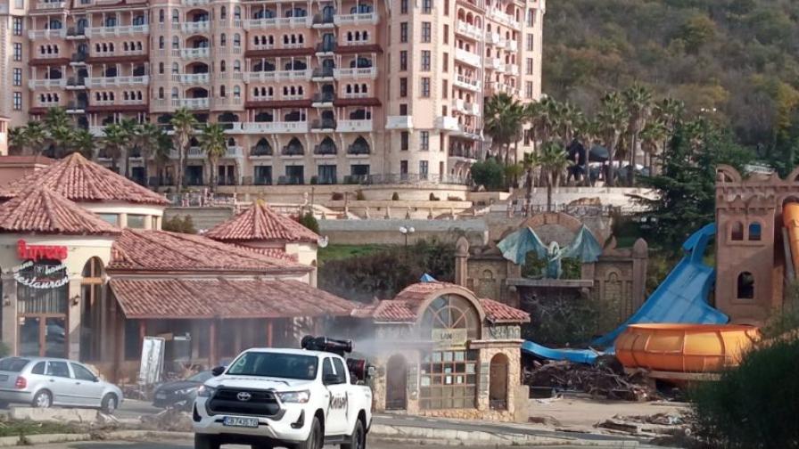 <p>Дезинфекция във вилно селище &quot;Елените&quot;</p>