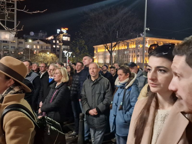 <p>Протестиращи студенти по медицина и лекари специализанти блокираха движението на Орлов мост.</p>