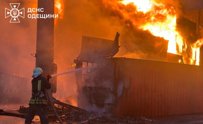 Руски дронове поразиха Одеса, взривове отекват в града