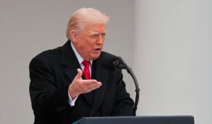 Тръмп представи дългоочакваната „златна карта“ за имиграция в Белия дом