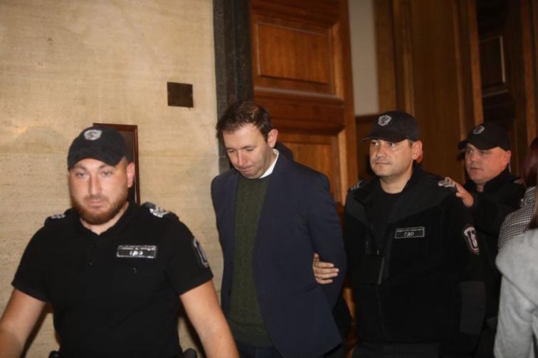 Никола Барбутов