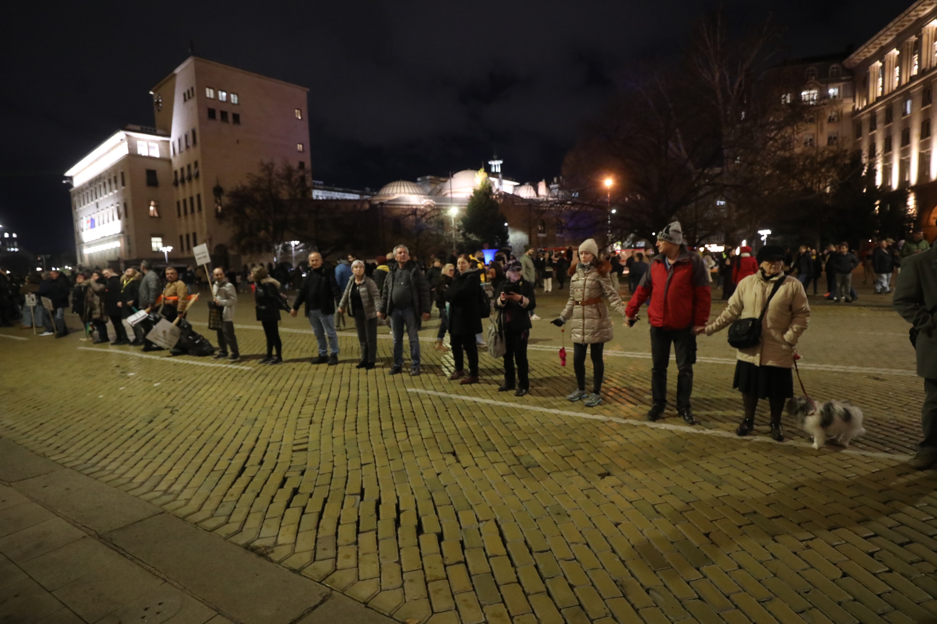 <p>Протест срещу Бюджет 2026 - "Триъгълникът на властта" под обсада.</p>