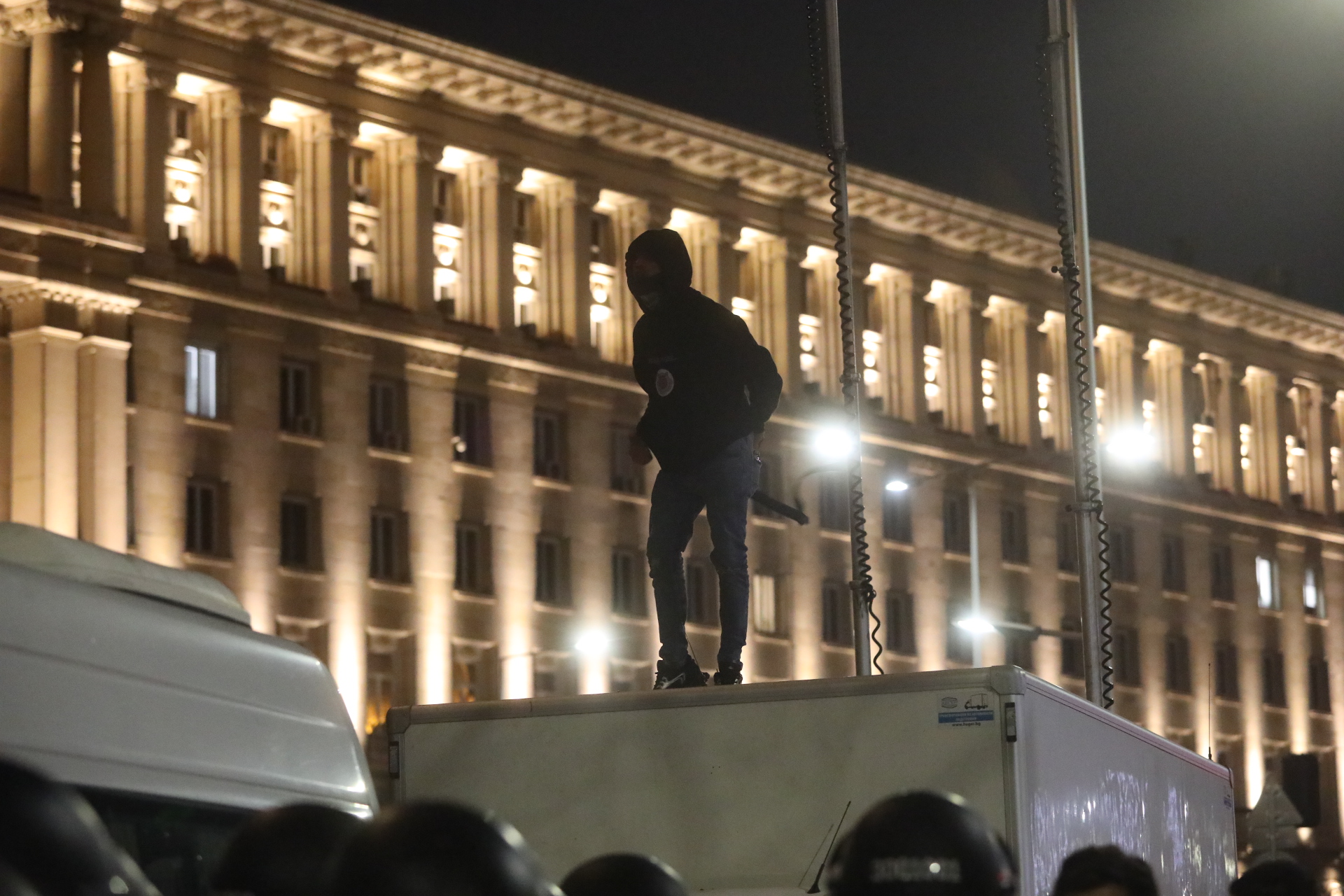 <p>Протест срещу Бюджет 2026 - "Триъгълникът на властта" под обсада.</p>