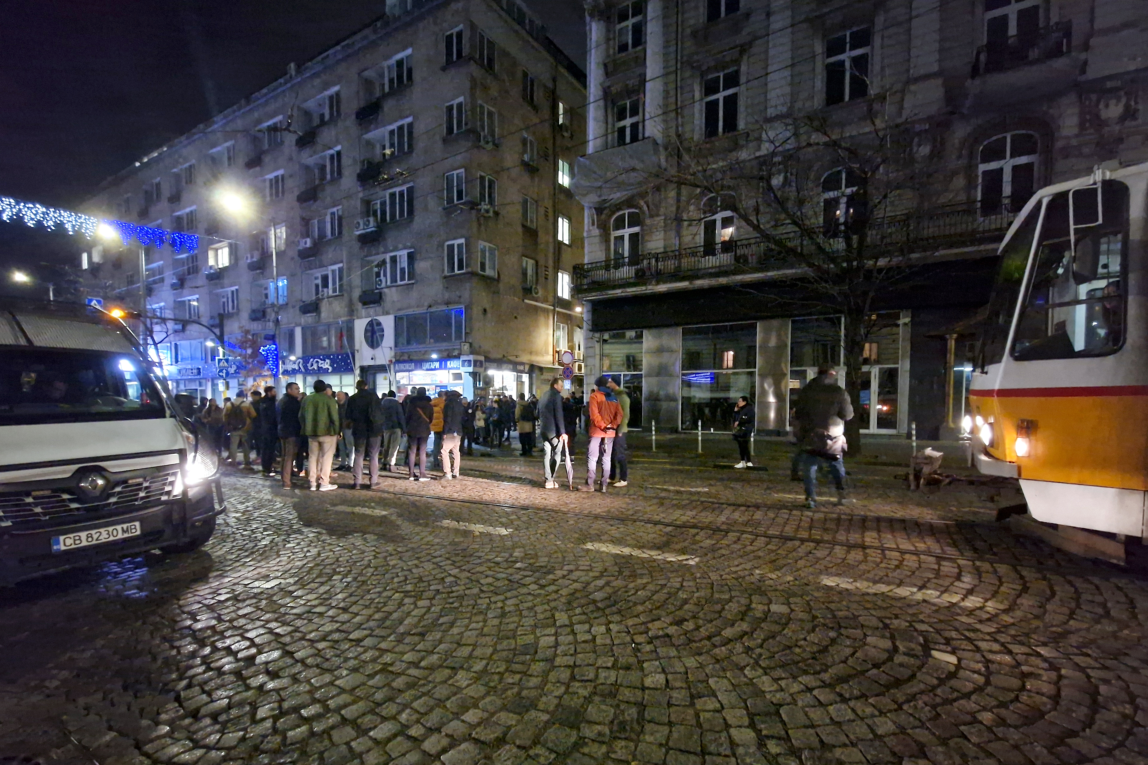 <p>Протест срещу Бюджет 2026 - "Триъгълникът на властта" под обсада.</p>