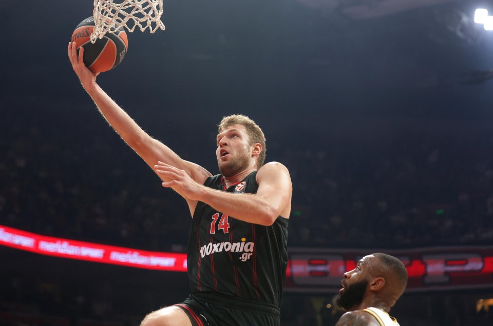 БК Цървена звезда - БК Олимпиакос 91:80 точки / Евролига, 13-и кръг, 26.11.2025 г.