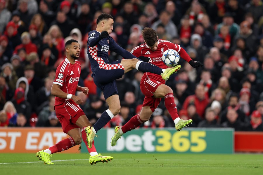 Ливърпул ПСВ Айндховен1