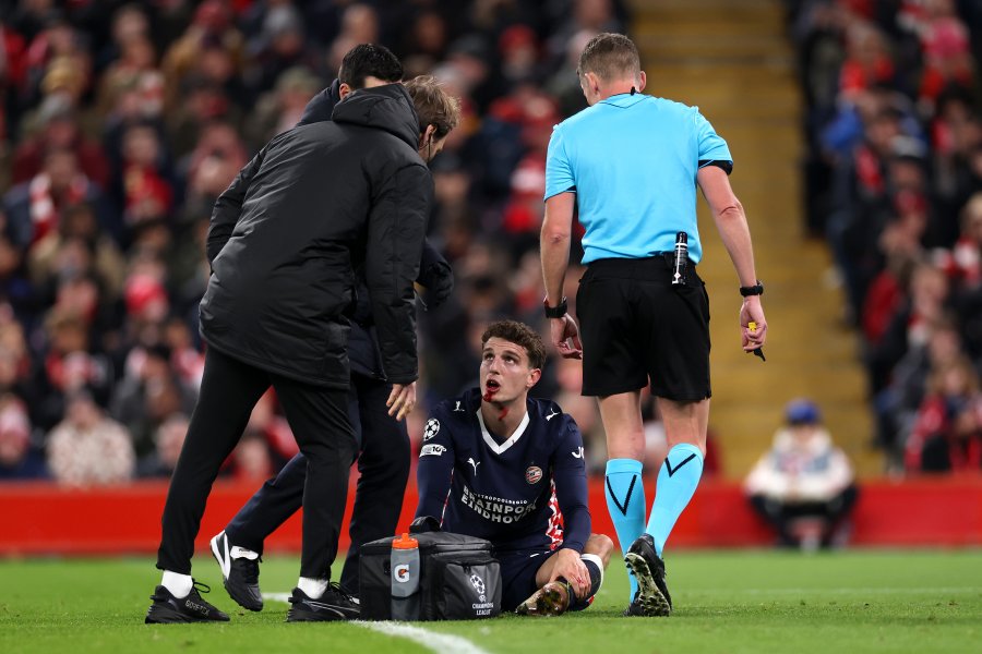 Ливърпул ПСВ Айндховен1