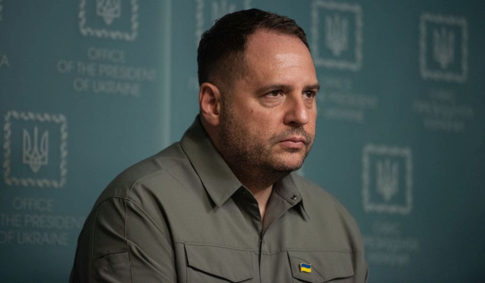 На фона на корупционен скандал: Началникът на кабинета на Зеленски подава оставка