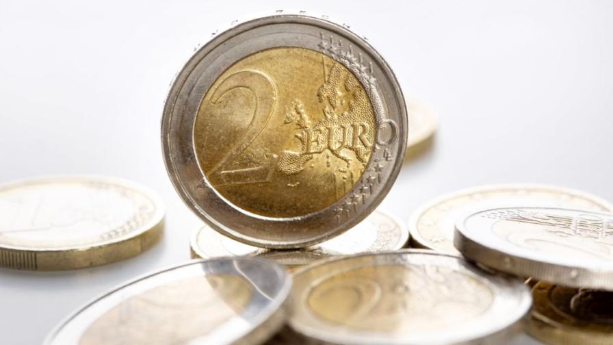 Започва продажбата на стартови пакети евромонети