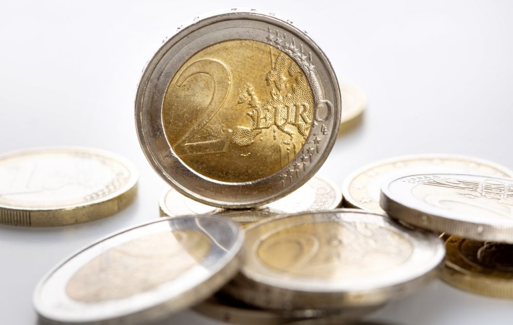 Започва продажбата на стартови пакети евромонети