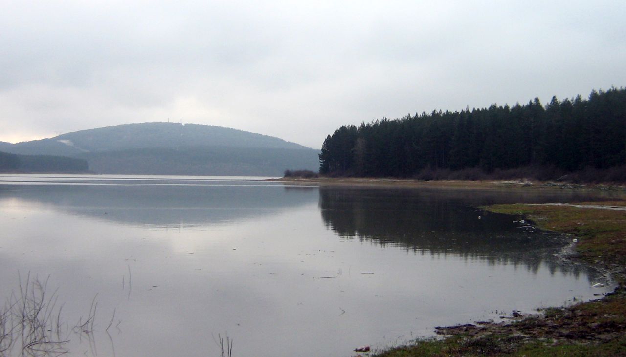 Покачило се е нивото на язовир "Студена", започва контролирано изпускане