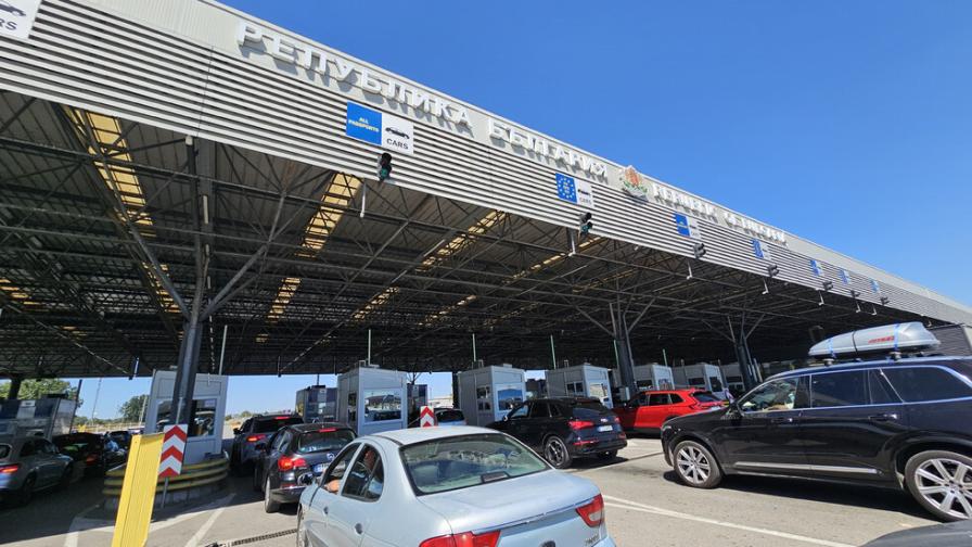 Внимание, шофьори! Интензивен трафик на КГПП "Капитан Андреево" и "Лесово"