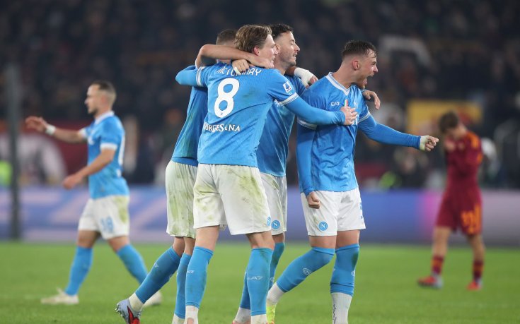 Наполи излъга Рома в дербито и се изравни с лидера Милан