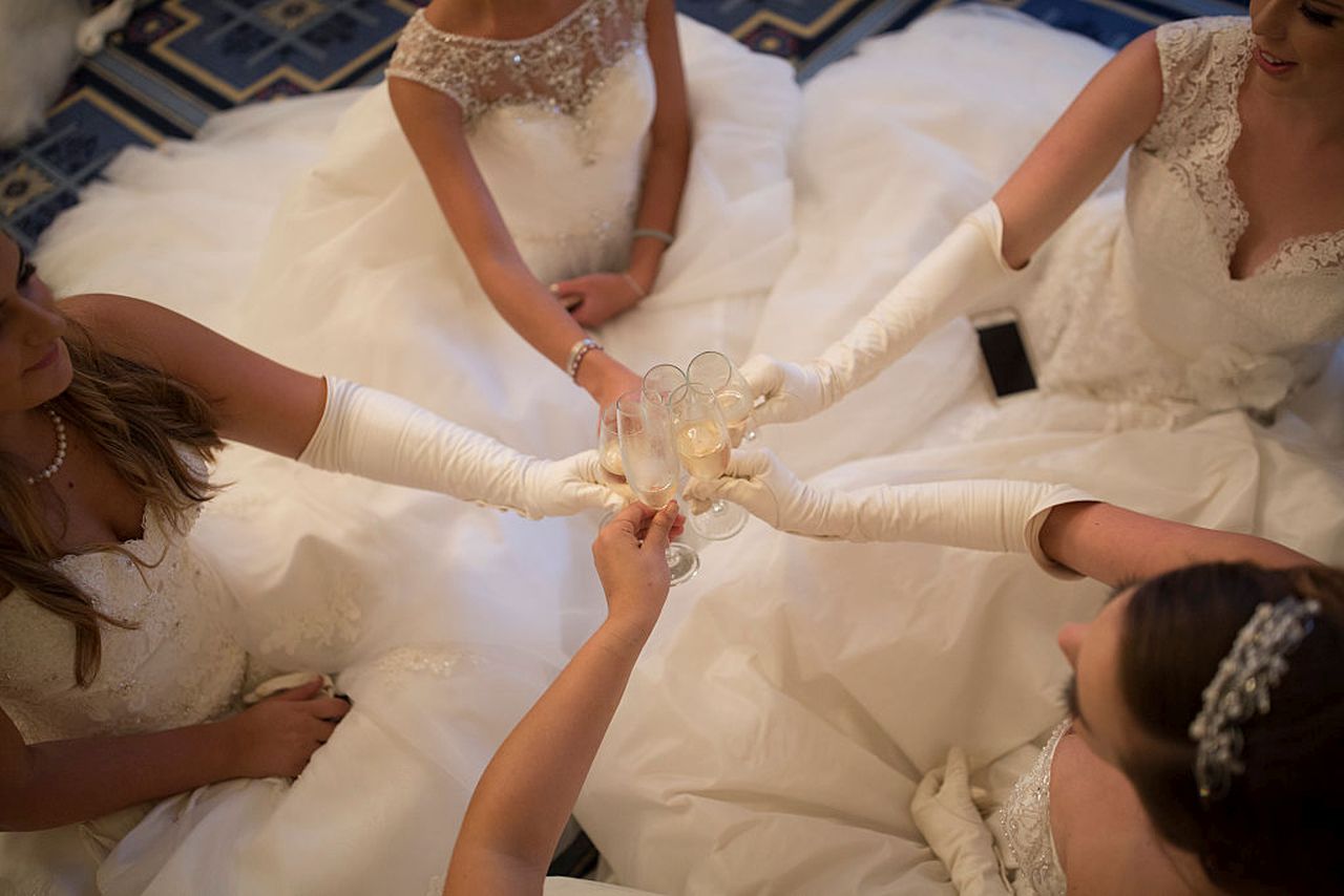 Блясък като от миналия век: Балът на дебютантките събра кралски особи и звезди в Париж