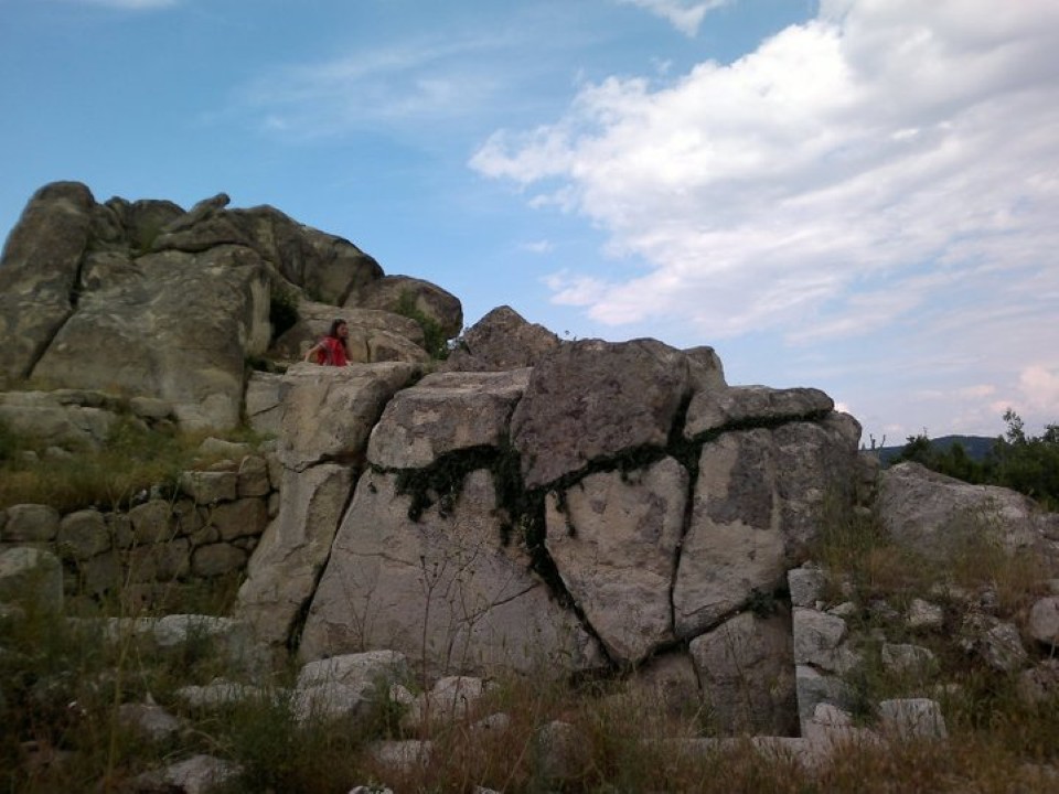 <p>Перперикон, Татул и Караджов камък са малка част от чудатите обиталища на древни народи, които се простират по нашите земи.</p>