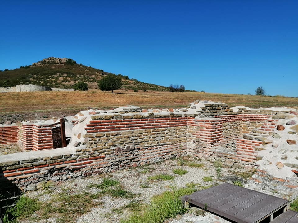 <p>Перперикон, Татул и Караджов камък са малка част от чудатите обиталища на древни народи, които се простират по нашите земи.</p>