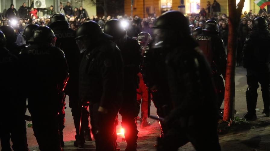 След протеста: Взаимни обвинения за провокации и провал на МВР