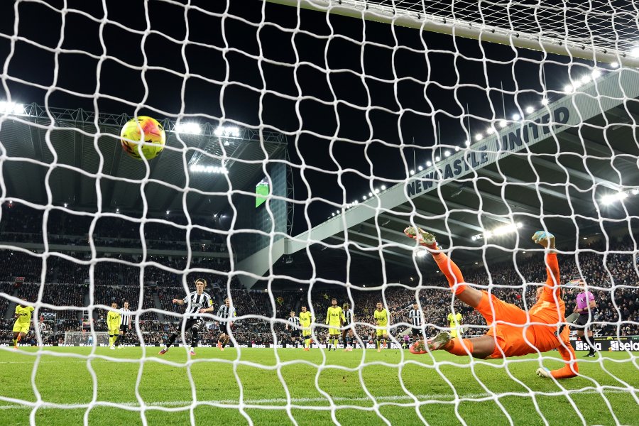 Нюкасъл Юнайтед Тотнъм Хотспър1