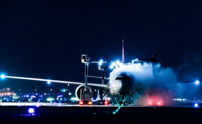 Пожар на самолет от Москва с над 400 души