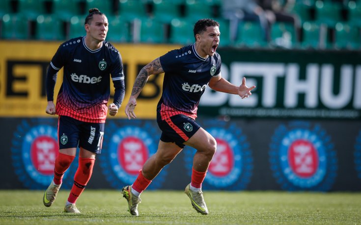 Видал на прегледи преди мача с Левски