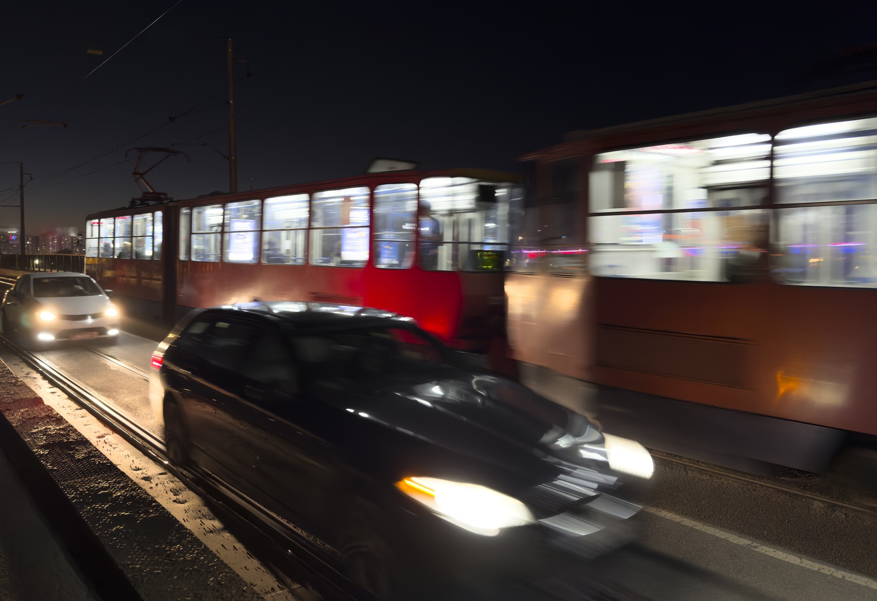 Два трамвая се сблъскаха на бул. "Шипченски проход" в София