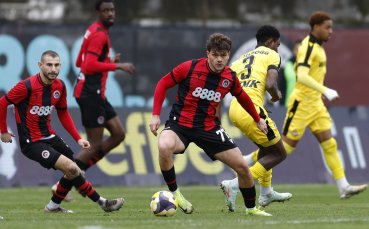 НА ЖИВО: Локо София 2:1 Ботев Пд, Маскоте намали пасива на гостите