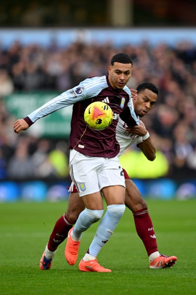 Астън Вила Арсенал1