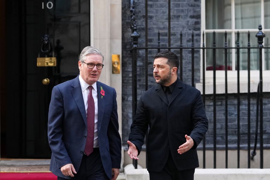 Стармър, Макрон и Мерц се срещат със Зеленски в Лондон