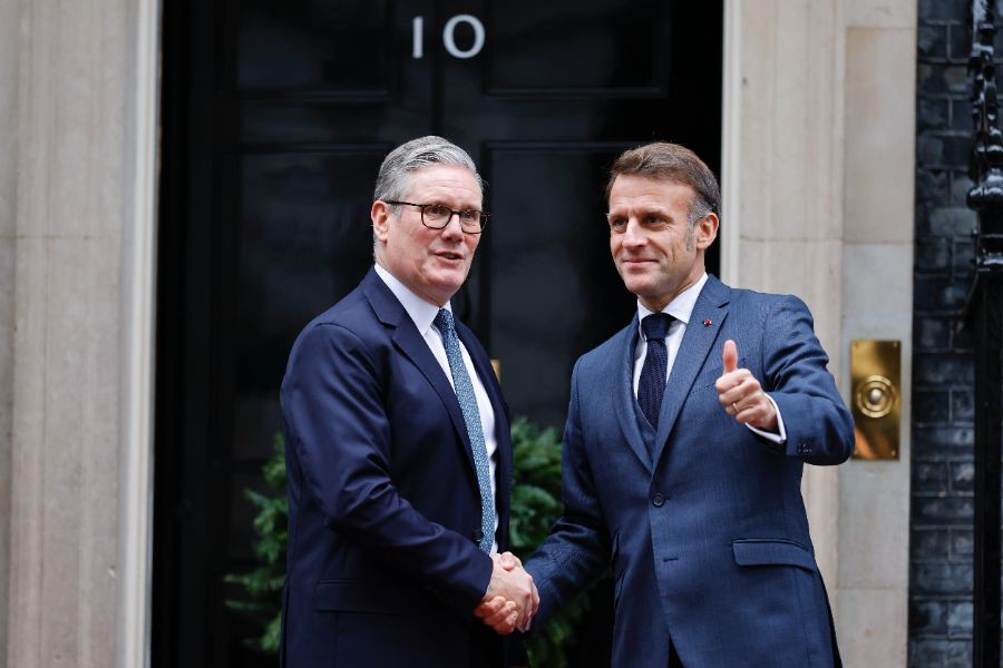 <p>Стармър, Макрон и Мерц се срещат със Зеленски в Лондон.</p>