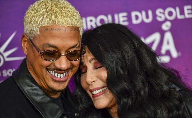 79-годшната Шер и Александър Едуардс се готвят за брак преди 80-ия ѝ юбилей