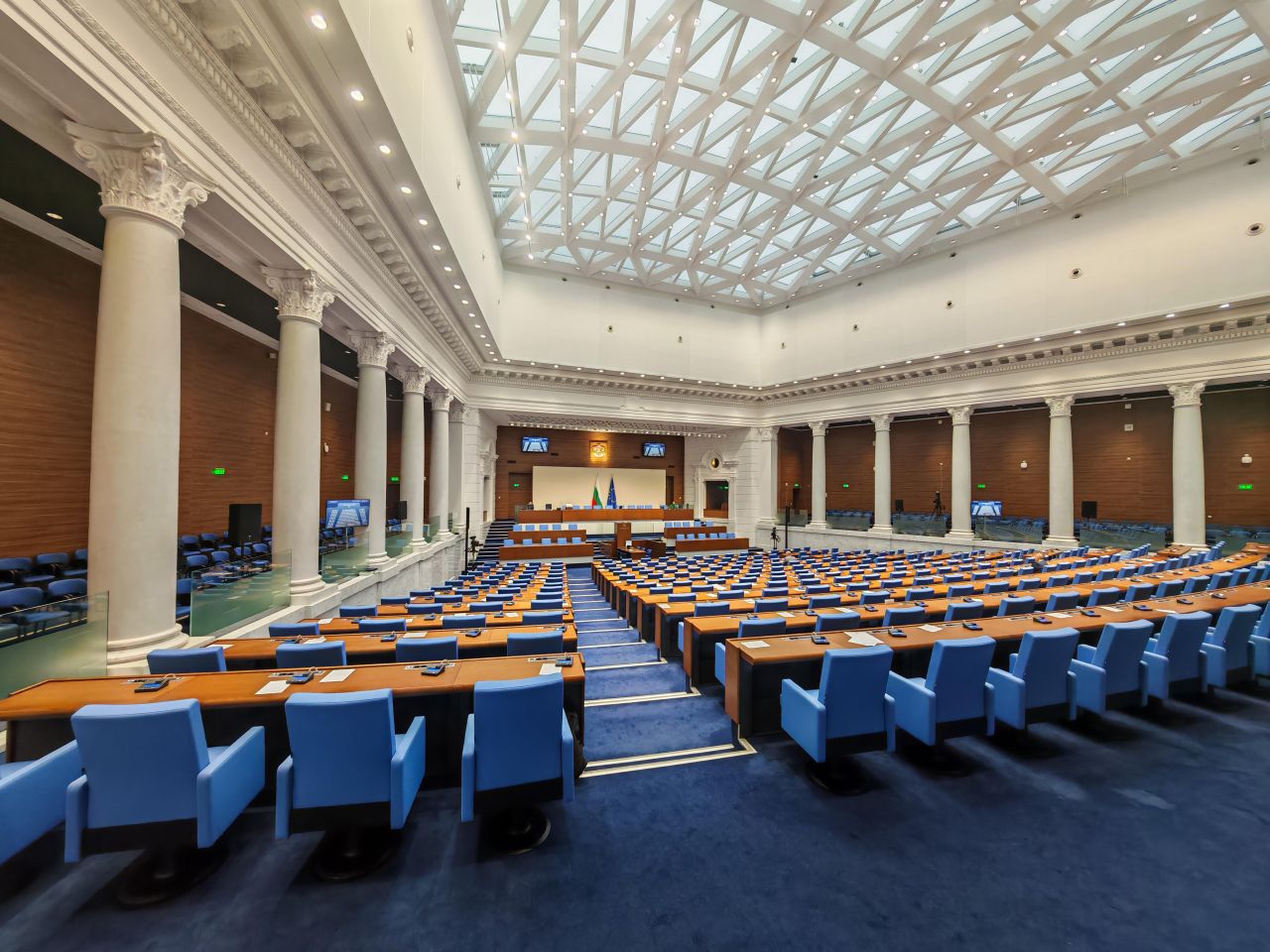 <p>Оставката в кадър: Финалът на кабинета в снимки</p>