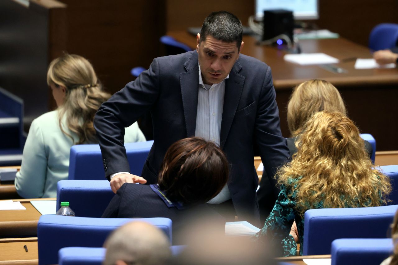 <p>Оставката в кадър: Финалът на кабинета &quot;Желязков&quot; в снимки</p>