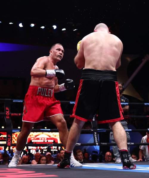 Кубрат Пулев срещу Мурат Гасиев в Дубай1