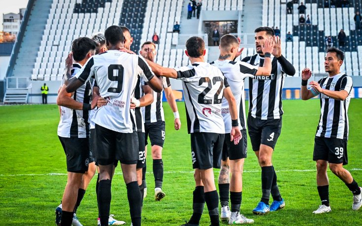 НА ЖИВО: Локомотив Пловдив 3:0 Монтана, гостите с човек по-малко