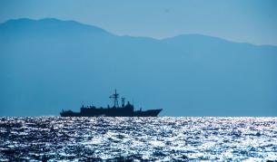 Задържаха гръцки кораб с огромно количество кокаин на борда