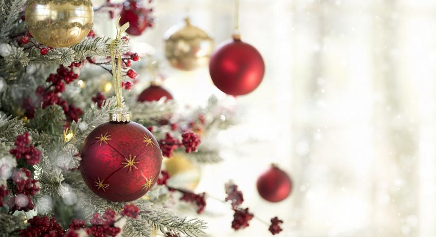 играчки орнаменти елха