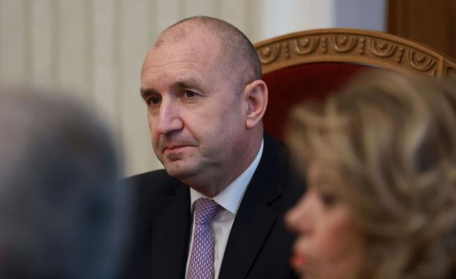 Румен Радев ще се срещне с представители на БСП и 