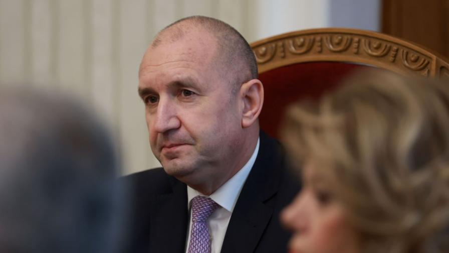 <p>Президентът Радев провежда консултации с БСП и ИТН</p>