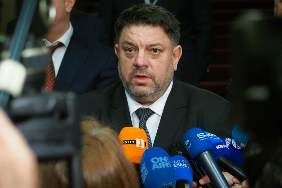 <p>След края на консултациите: БСП - обществото има нужда от редовен бюджет</p>