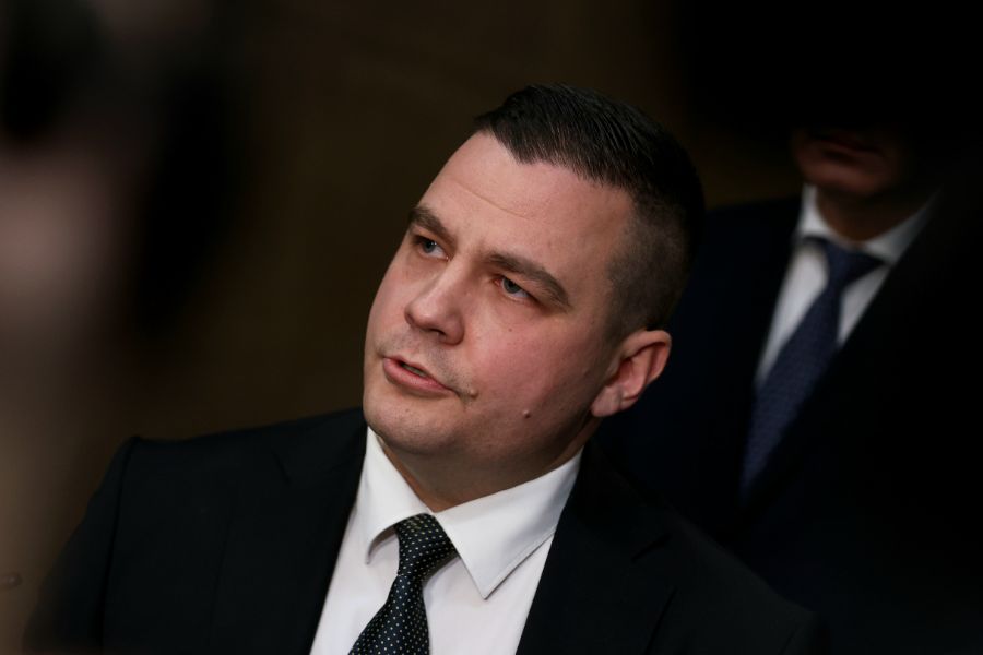 <p>"Има такъв народ" след края на консултациите.</p>