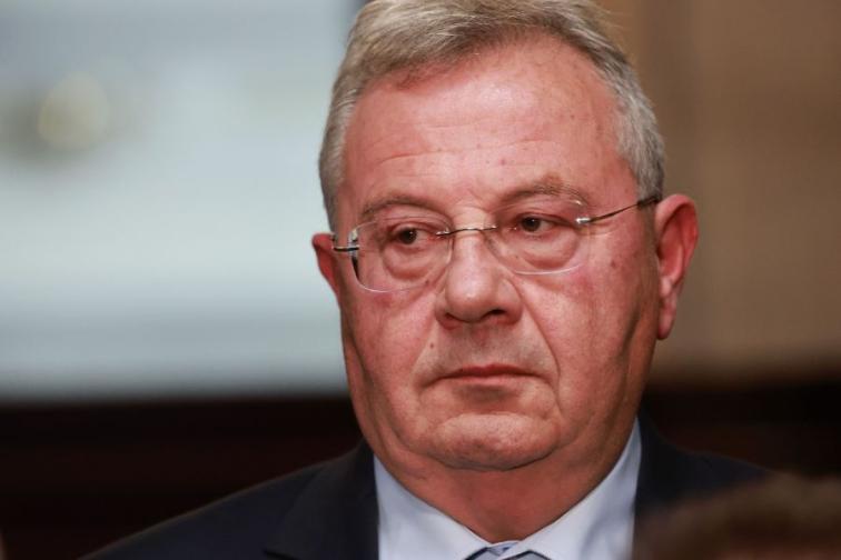 След консултациите АПС