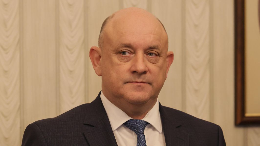 Последен кръг от консултации - "Величие" разговаря с президента Радев.