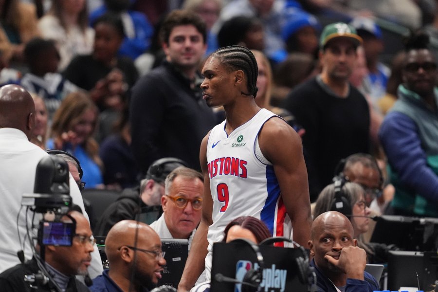 Далас Маверикс Детройт Пистънс1