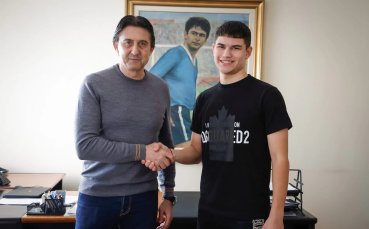 Официално: Левски подписа с млад полузащитник