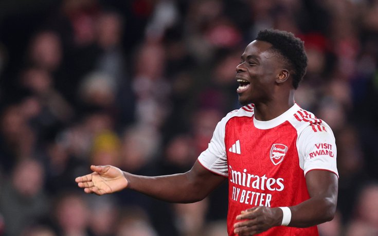 Сака и Арсенал си стиснаха ръцете за рекорден нов договор