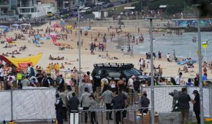 Преместиха от болница в затвора заподозрения терорист в Австралия