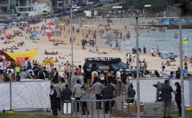 Преместиха от болница в затвора заподозрения терорист в Австралия