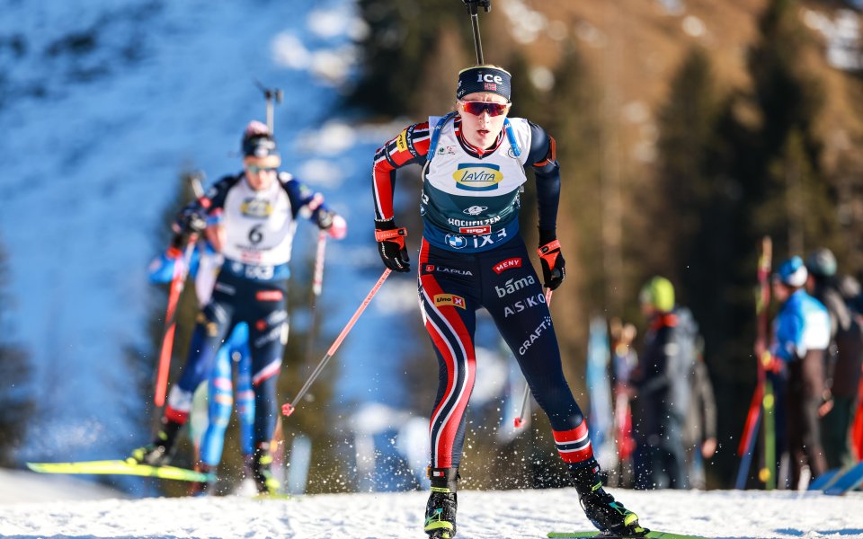 Норвежка доминация в масовия старт при жените от СК по биатлон в Льо Гран Борнан