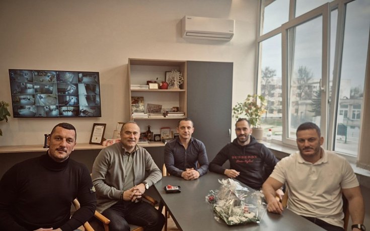 Шефове на ЦСКА посетиха СУ „Генерал Владимир Стойчев“